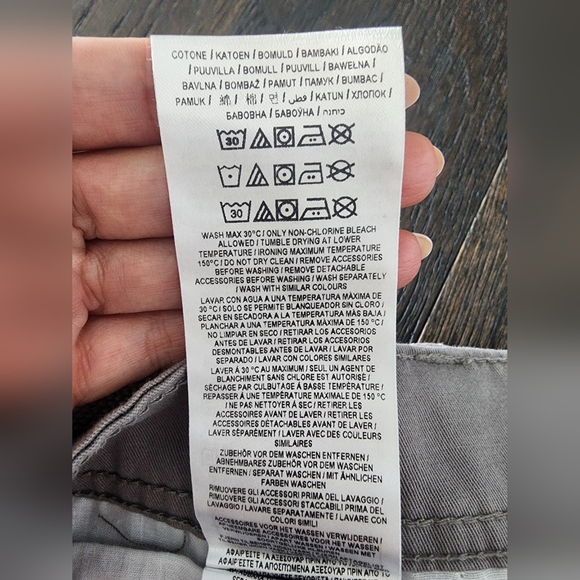 Men's Guess Cargo Shorts - Picture 4 of 7